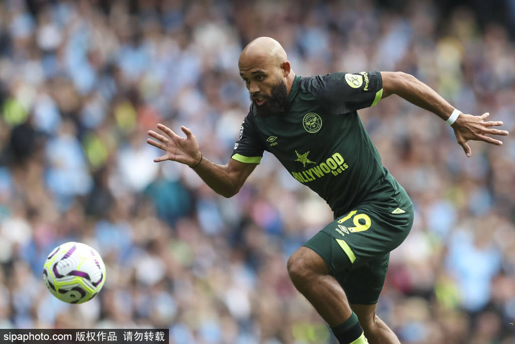 皇冠信用网代理登1_曼联与巴莱巴转会谈判加速：中场新星的崛起与战术适配