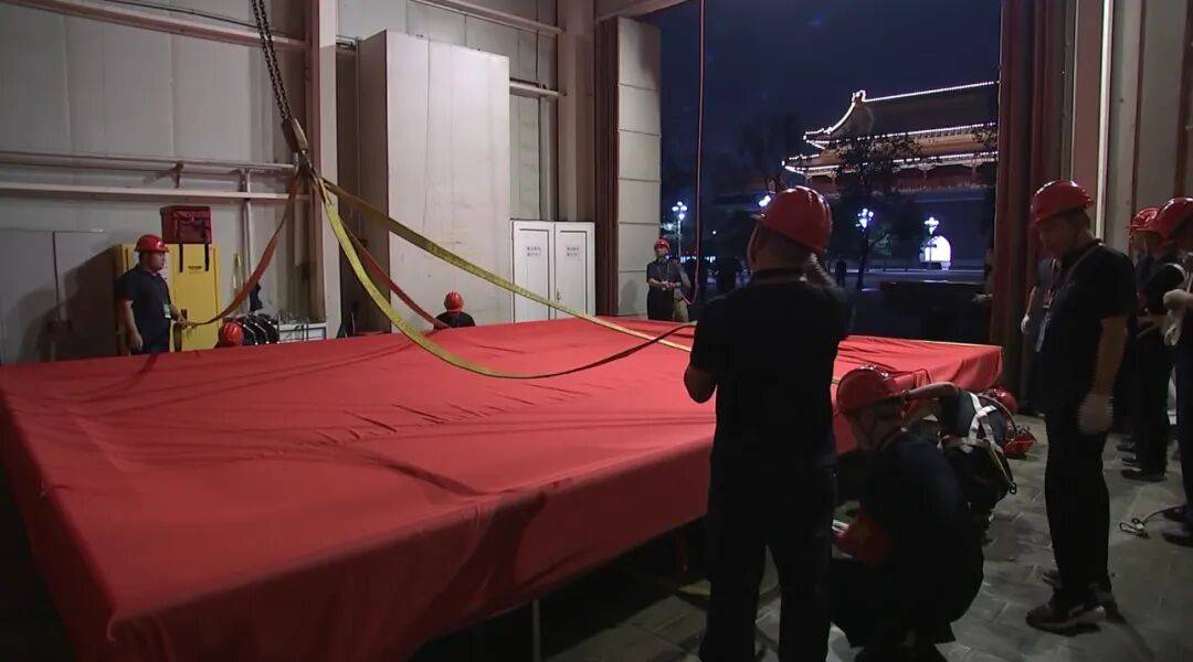 兰讷斯vs哥本哈根_天安门城楼毛主席画像“换新”