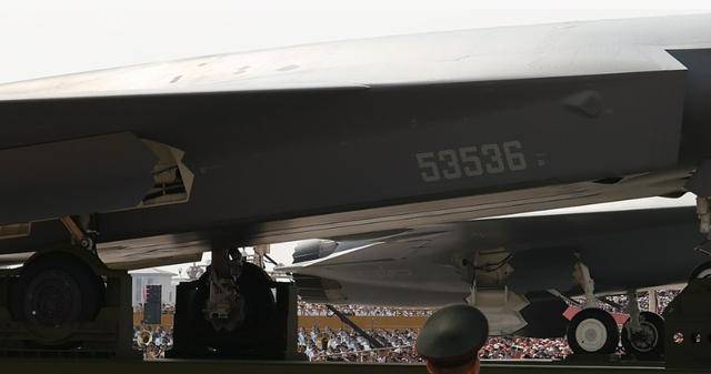 皇冠皇冠足球平台_一个座舱的差距：中国无人机已可独立空战皇冠皇冠足球平台，美国把无人机改战斗机