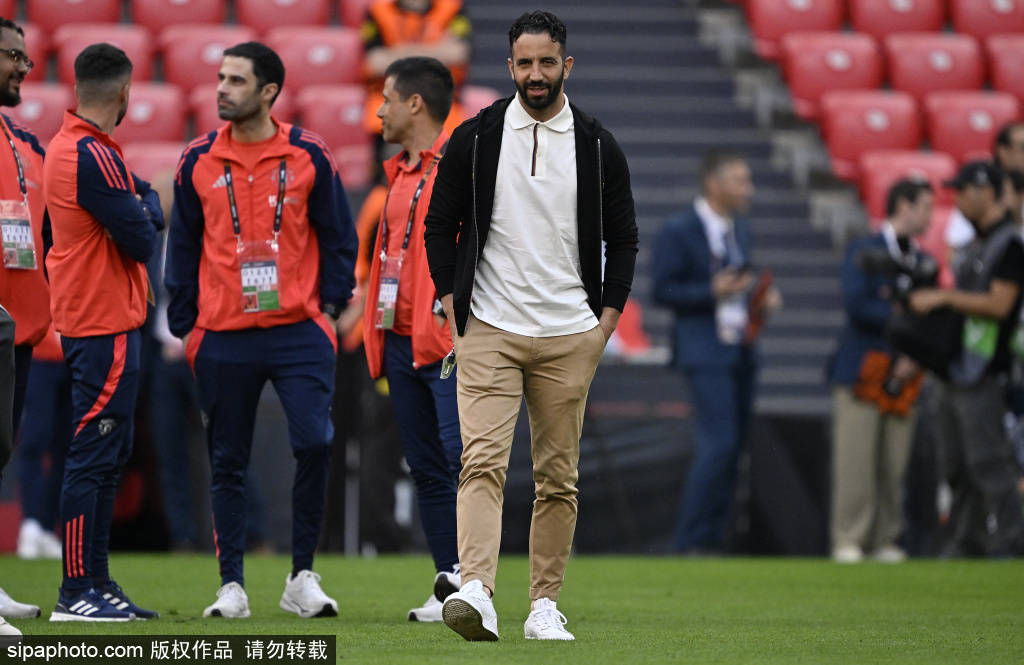 hga030.com怎么注册_阿莫林还能撑多久?曼联丢第3球hga030.com怎么注册,小蜜蜂球迷高唱明早就下课!