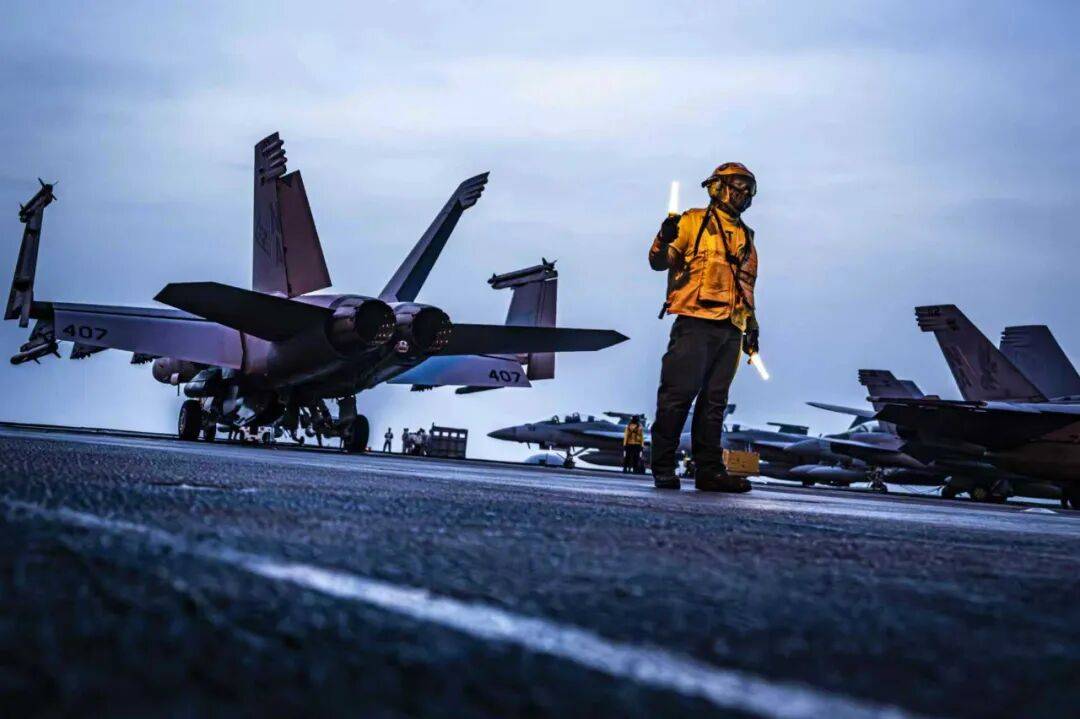 皇冠信用怎么弄
_美海军在南海连摔两架飞机皇冠信用怎么弄
，因电磁攻击？中国军号发文