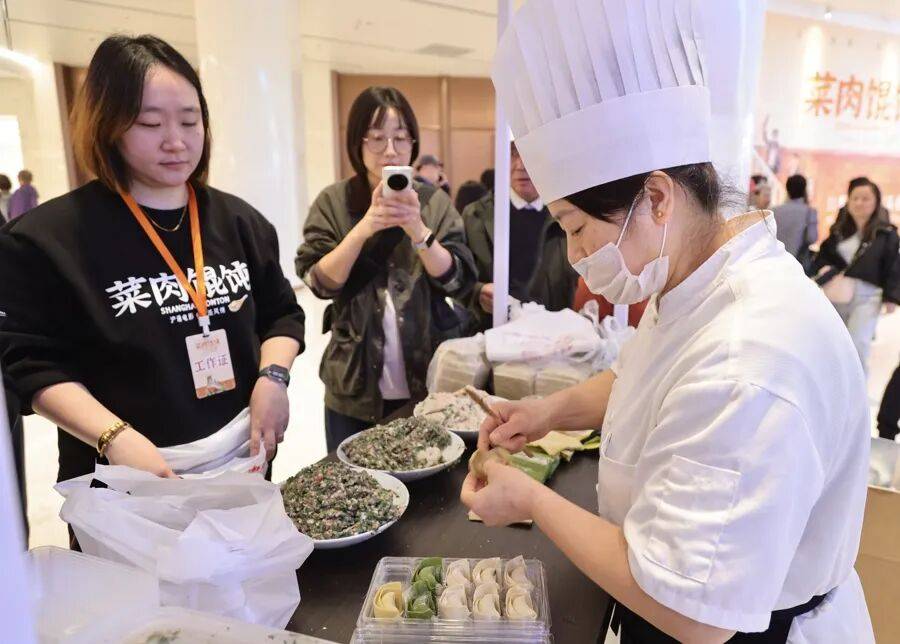 怎么申请皇冠信用網
_沪上著名演员集体现身！全员哽咽全场动容怎么申请皇冠信用網
，有人不惜为它抵押房产！面世在即，最新剧透