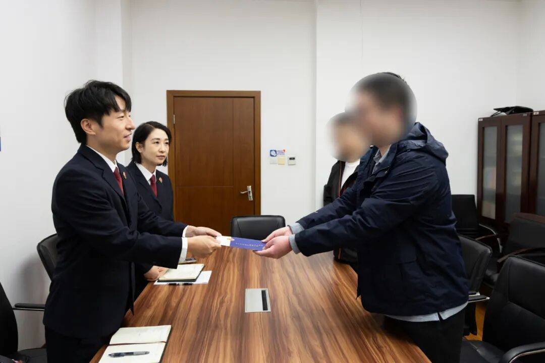 皇冠会员如何申请
_13名配送小哥被骗走大半年工资皇冠会员如何申请
,眼看钱包告急无法生活……