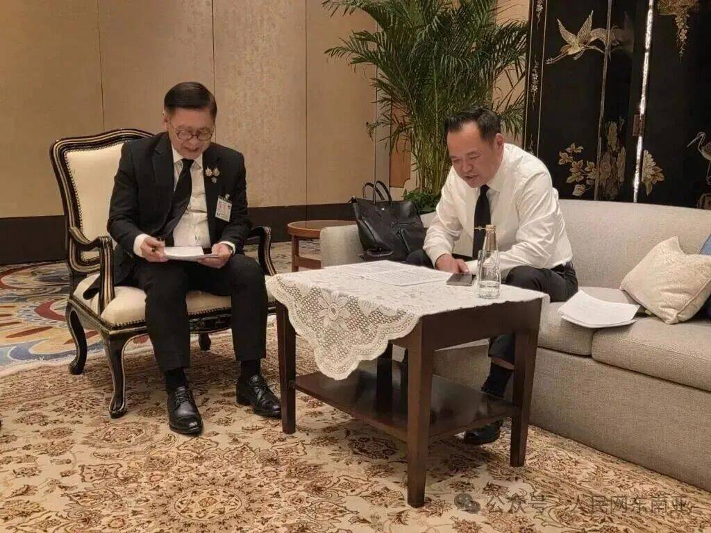 皇冠信用平台出租出售
_泰国总理阿努廷随国王访华期间接到特朗普来电