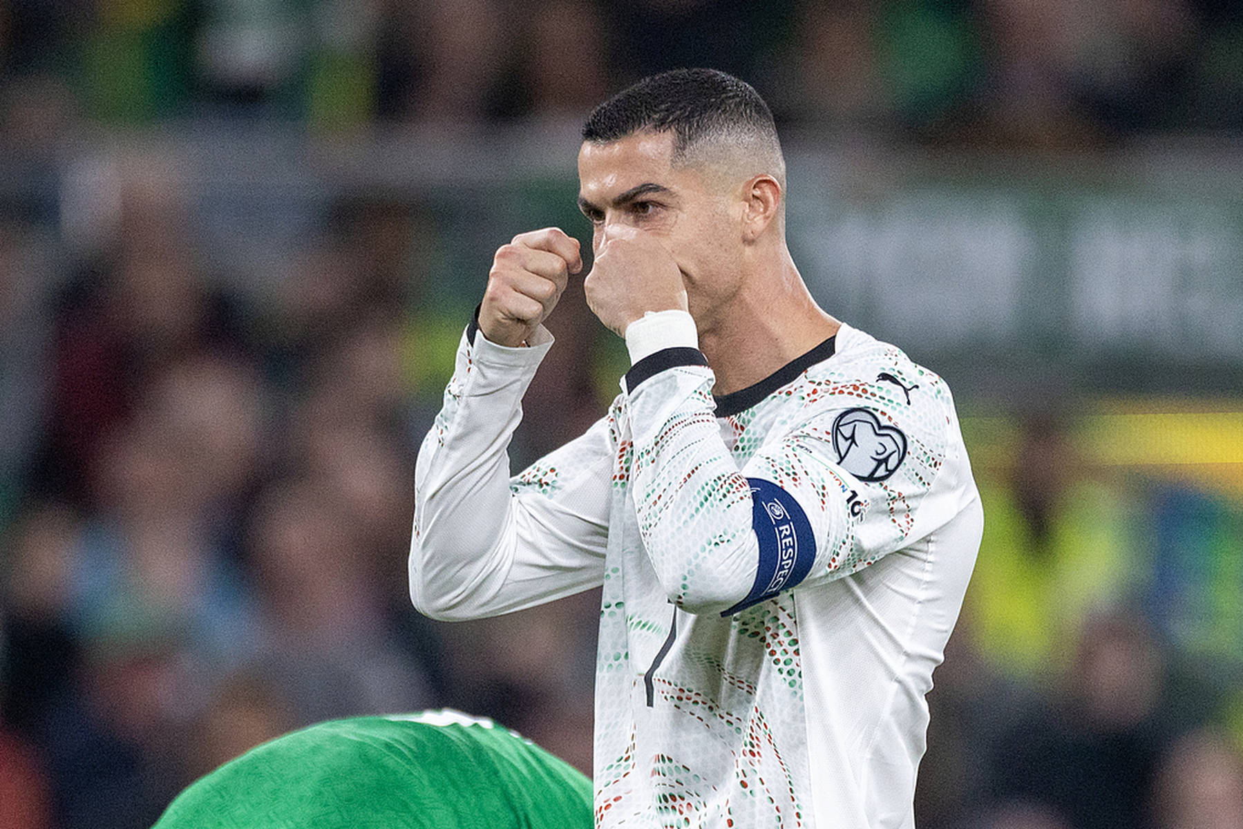 如何代理皇冠信用网
_官方：C罗肘击+哭泣染红禁赛3场 2场缓刑无碍战世界杯