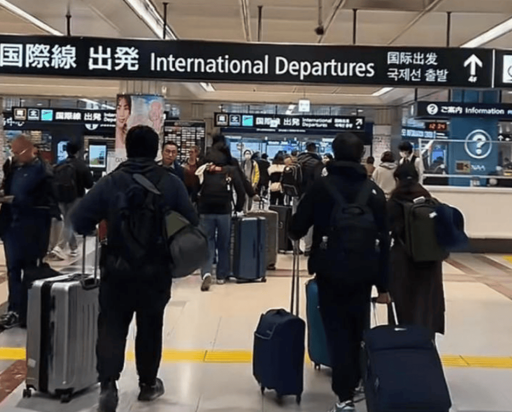 皇冠信用網登1
_日本多次不宣而战皇冠信用網登1
，中国不得不防，高市早苗沉默之际，国人紧急返华