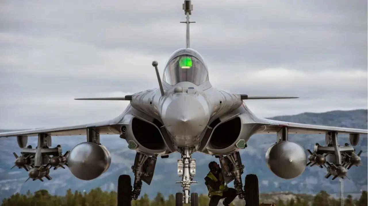 皇冠信用網代理注册
_苏35在埃及惨败皇冠信用網代理注册
！俄媒破防：输给了被中巴造“米格21”击落的阵风