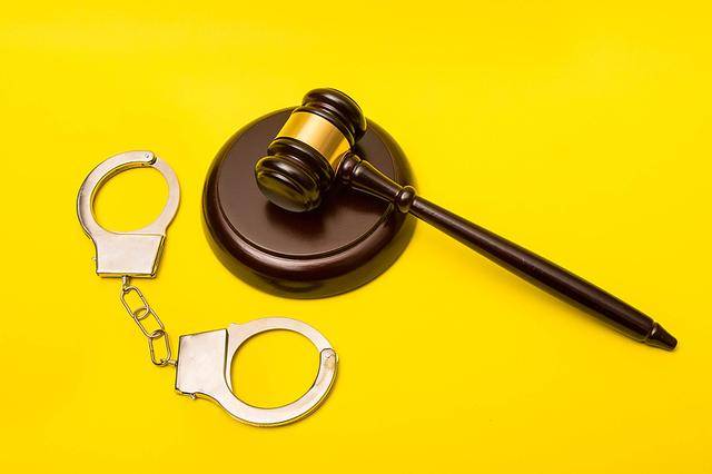 伊朗足球
_女子婚后第2年出轨伴郎并生育孩子、公开举办满月宴伊朗足球
,二人双双获刑