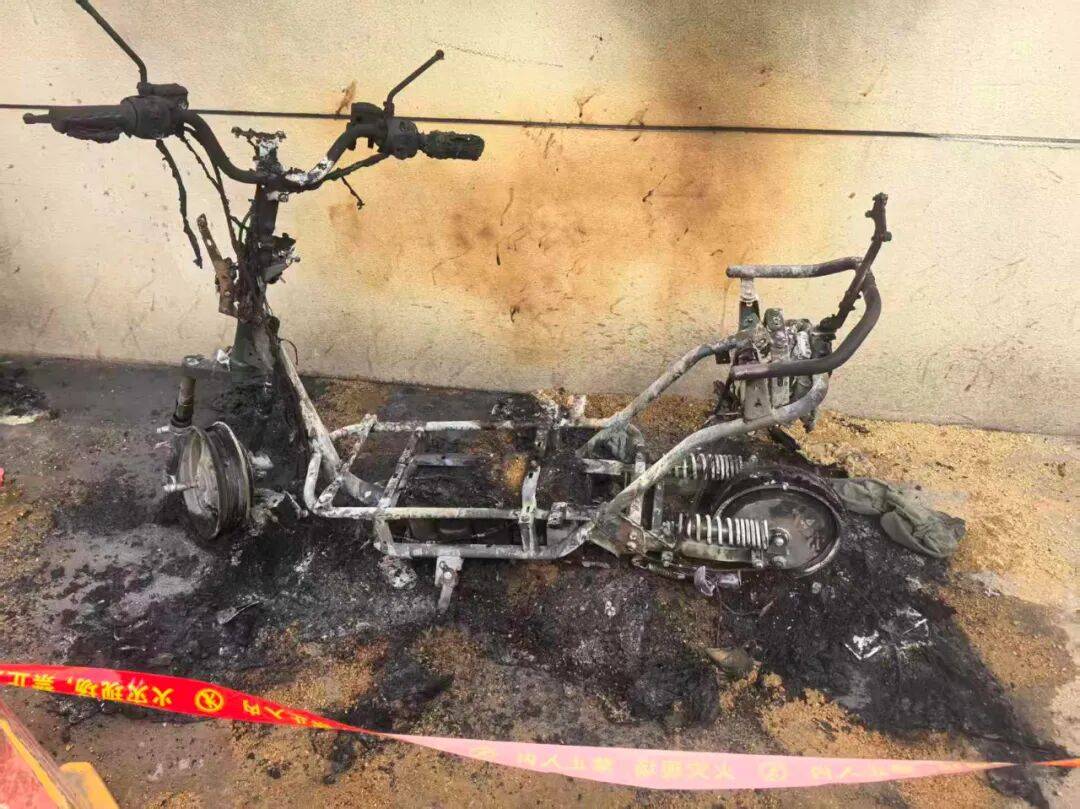 皇冠体育App下载_集中曝光皇冠体育App下载！郑州市2025年11月共发生13起电动自行车火灾！