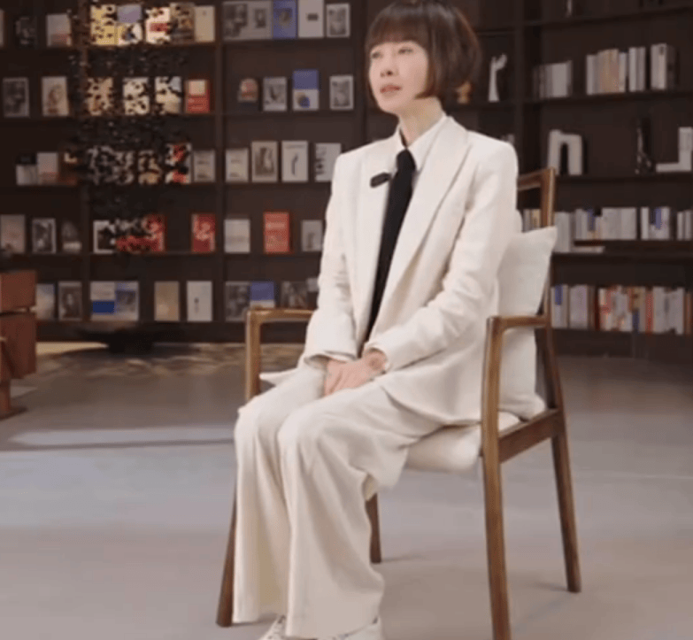 皇冠信用网押金多少_鲁豫回应被评身材太瘦皇冠信用网押金多少了：如此评头论足是不可思议的