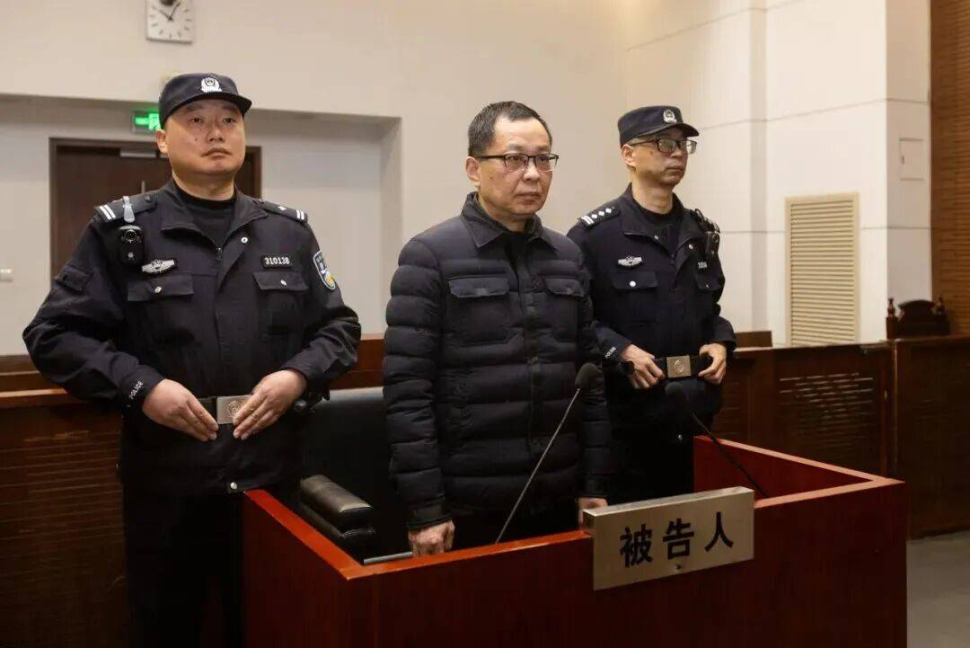 皇冠信用网账号_受贿5401万余元皇冠信用网账号,上海市徐汇区委原书记鲍炳章,获刑14年!揭发他人犯罪,具有立功表现