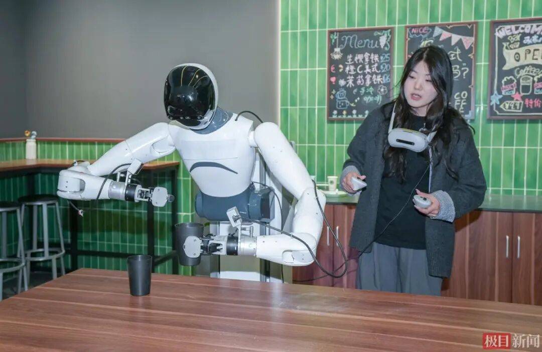 世界杯总决赛盘口 _00后女生在武汉一口气租30套房世界杯总决赛盘口 ，每套只住一周，中介怀疑她是骗子，真相让人意外：带50多人教机器人做家务、练技能，租房给机器人“练手”
